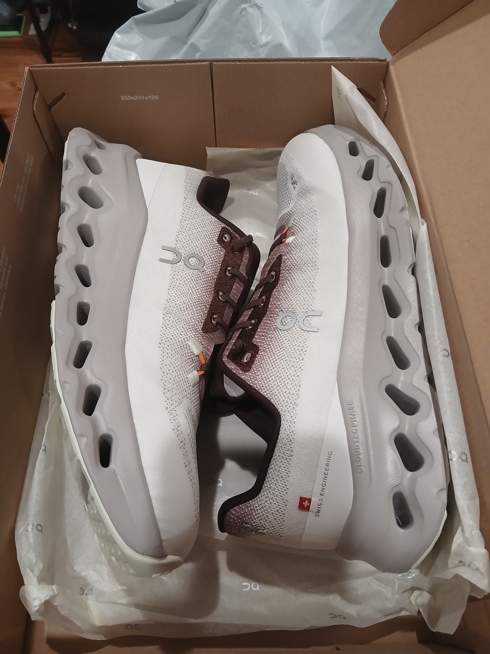 On 11w Running Shoes - White/Brown